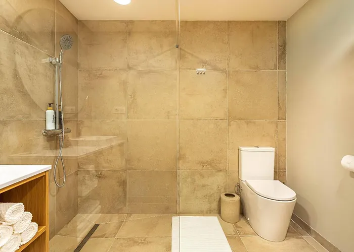 Апартаменти Marina Paraiso Retreat